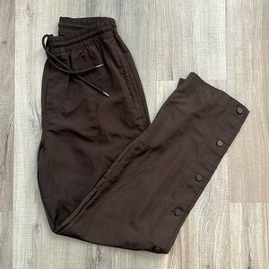 Alo Snapped Pant with zipper pockets and draw string